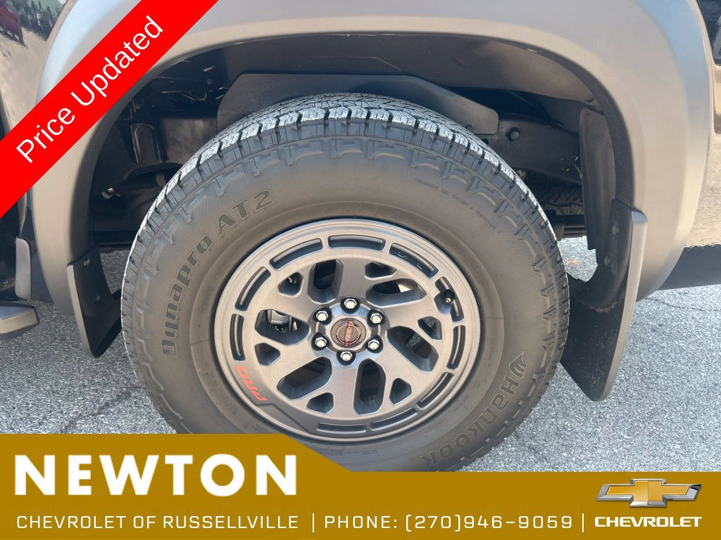 Used 2025 Nissan Frontier 2WD Crew Cab image 44