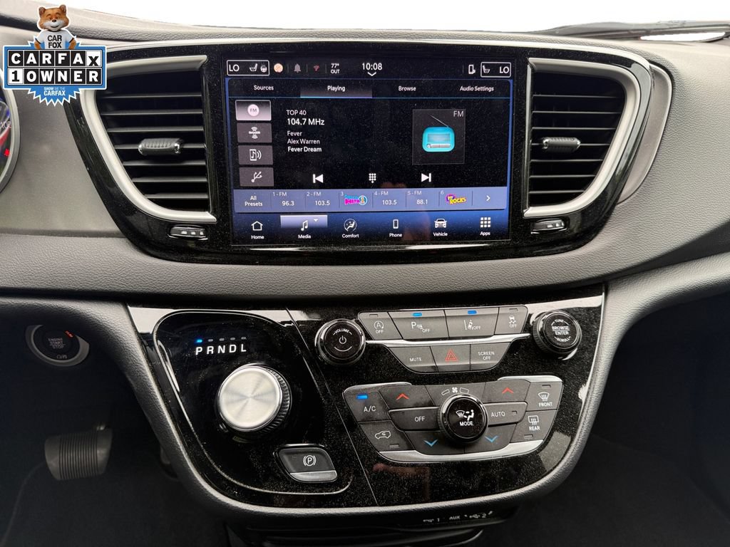 Used 2025 Chrysler Pacifica Select FWD image 11