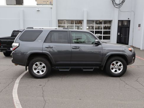Used 2021 Toyota 4Runner SR5 Premium w/ Moonroof Package image 11