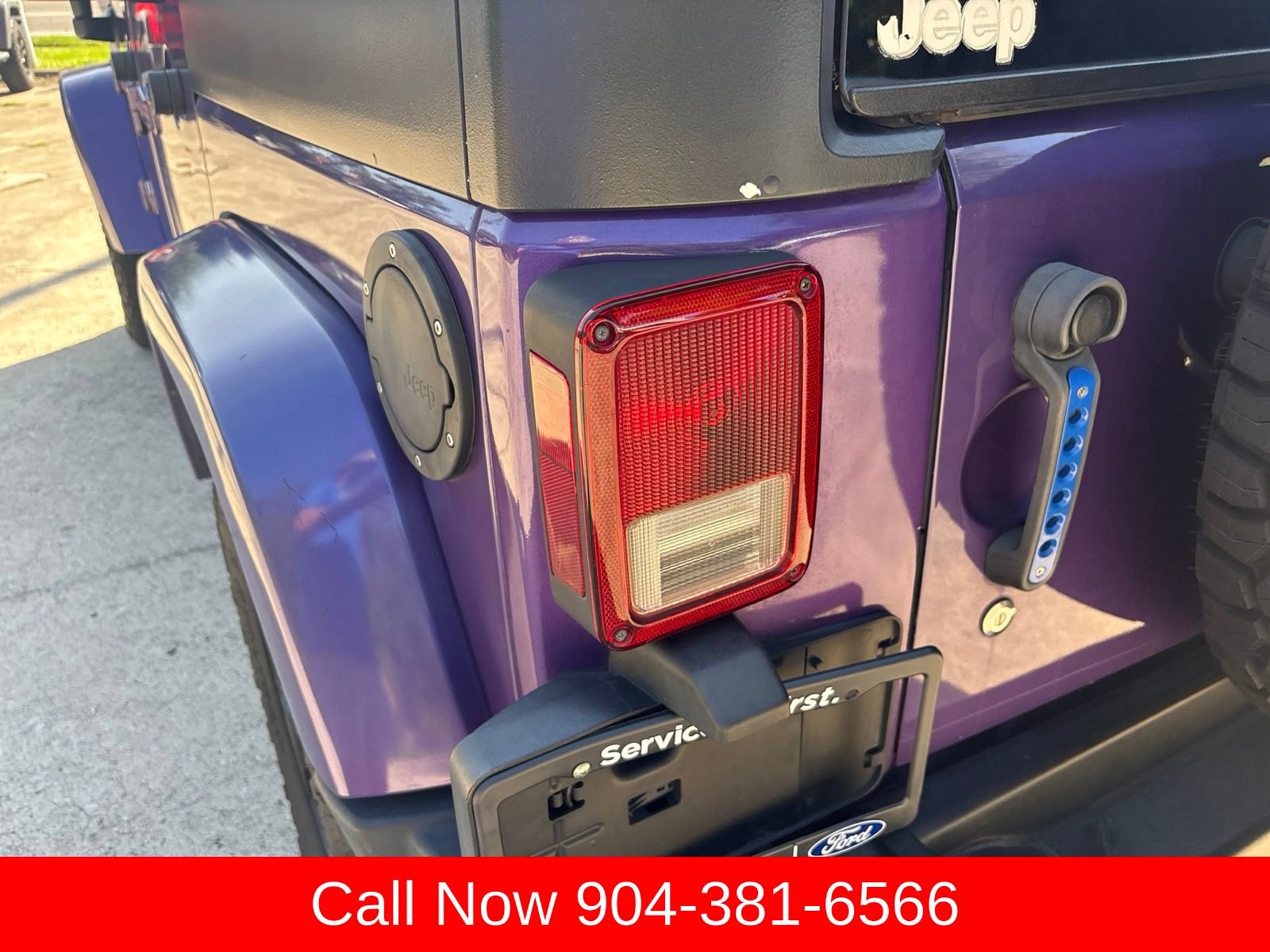 Used 2016 Jeep Wrangler Unlimited Sahara AWD/4WD image 11