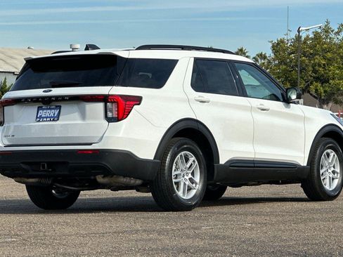 New 2026 Ford Explorer Active image 4