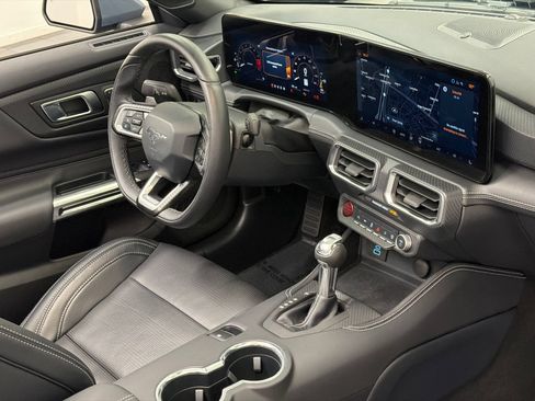 Used 2025 Ford Mustang GT Premium RWD image 11