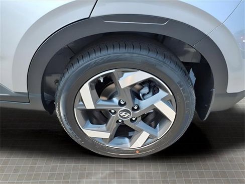 New 2025 Hyundai Venue SEL image 7