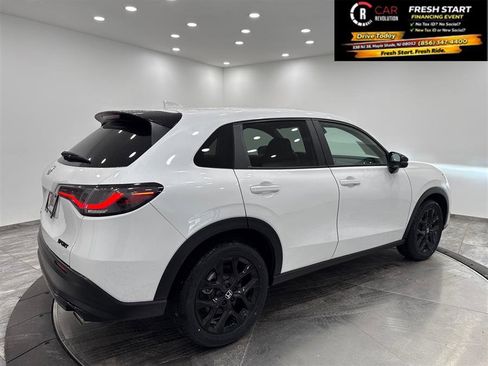 Used 2023 Honda HR-V Sport image 7
