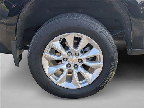Used 2024 Chevrolet Silverado 1500 Custom RWD image 9