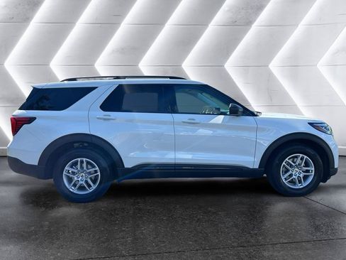 New 2026 Ford Explorer Active w/ Active Comfort Package RWD image 8