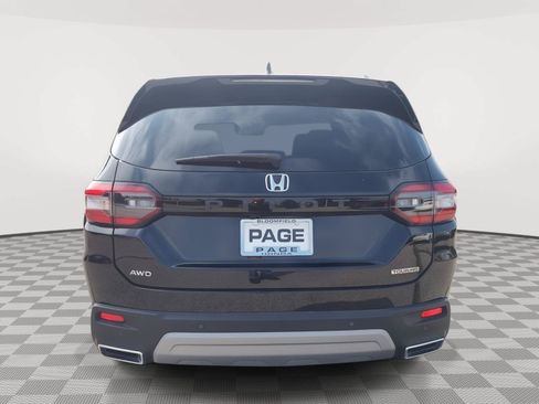 Used 2024 Honda Pilot Touring image 32