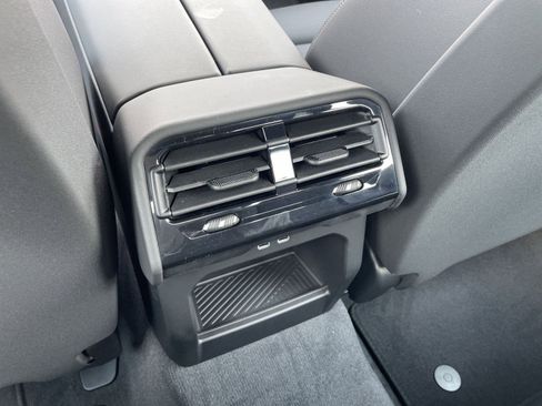 Used 2026 BMW 530i w/ Executive Package image 29