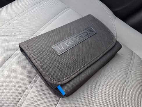 Used 2020 Honda CR-V LX image 13