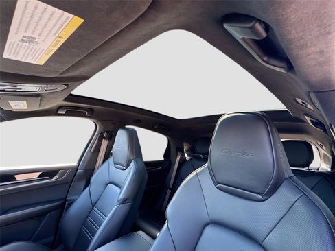 Used 2025 Porsche Cayenne Turbo image 11