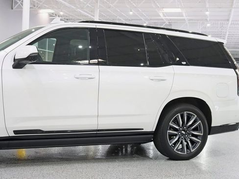Used 2023 Cadillac Escalade Sport Platinum AWD/4WD image 3