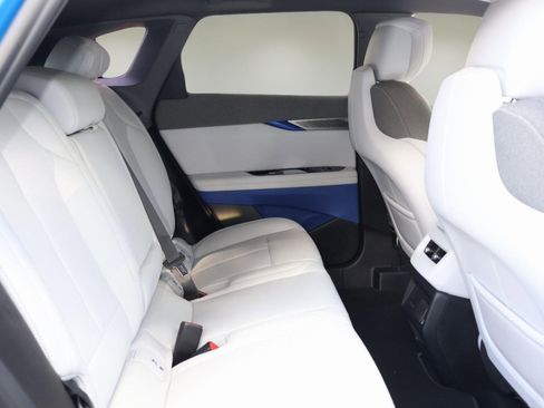 New 2026 Cadillac Optiq Luxury 1 image 18