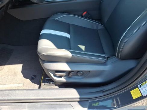 Used 2025 Toyota Camry SE FWD image 13