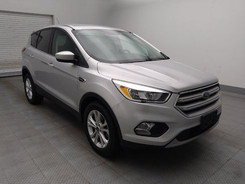 Used 2019 Ford Escape SE FWD image 13