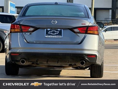 Used 2024 Nissan Altima 2.5 SR image 6