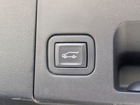 Used 2022 Cadillac XT5 Premium Luxury FWD image 13