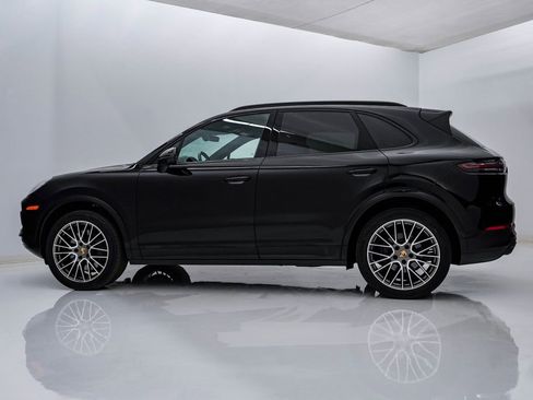 Certified 2023 Porsche Cayenne S Platinum image 2