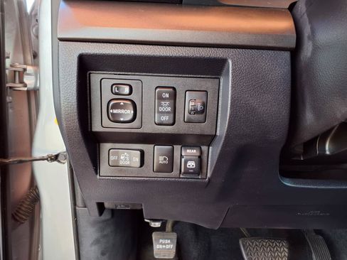 Used 2018 Toyota Tundra SR5 w/ SR5 Upgrade Package RWD image 17