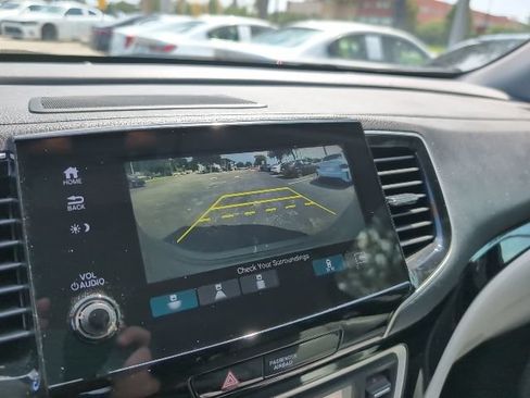 Used 2019 Honda Pilot Touring image 18
