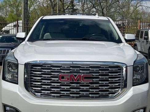 Used 2020 GMC Yukon XL Denali w/ Open Road Package AWD/4WD image 15