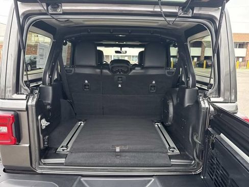 Used 2019 Jeep Wrangler Unlimited Rubicon AWD/4WD image 24