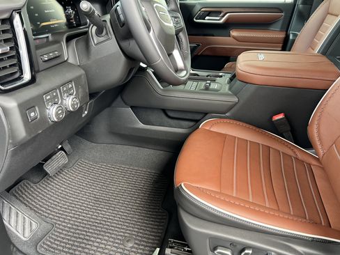 New 2026 GMC Sierra 3500 Denali Ultimate AWD/4WD image 15