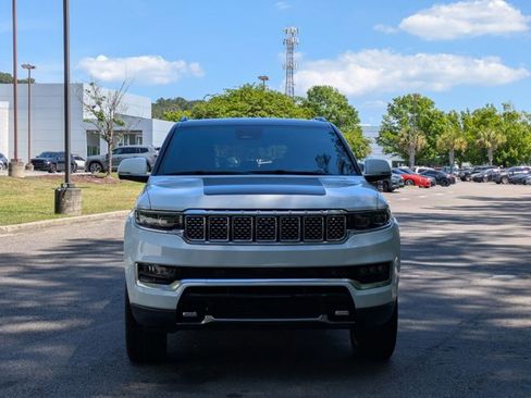 Used 2022 Jeep Grand Wagoneer Series II w/ Premium Group II image 2