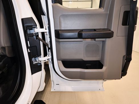 Certified 2022 Ford F550 4x4 SuperCab Super Duty image 15