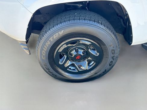 Used 2022 Toyota Tacoma SR w/ SR Convenience Package image 24