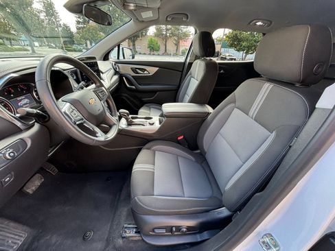 Used 2025 Chevrolet Blazer LT FWD image 27