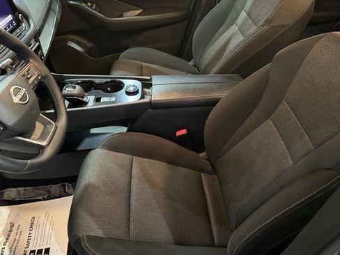 Certified 2025 Nissan Rogue SV image 13