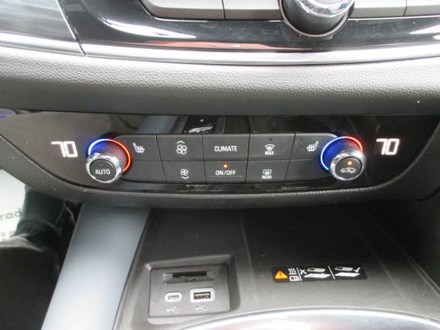 Used 2024 Buick Enclave Essence w/ Sport Touring Edition FWD image 18