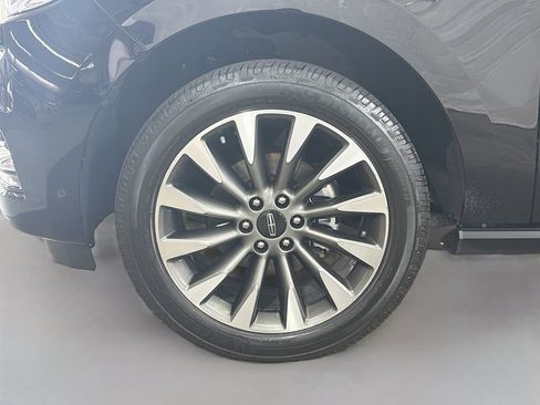 Used 2021 Lincoln Navigator Reserve AWD/4WD image 35