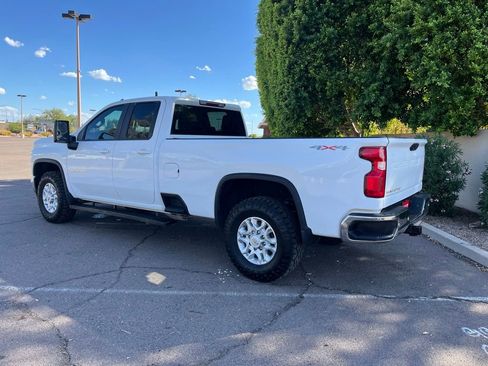 Used 2022 Chevrolet Silverado 2500 LT w/ Convenience Package image 6