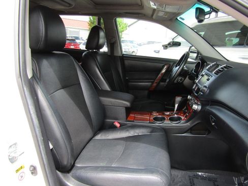 Used 2013 Toyota Highlander Limited image 13