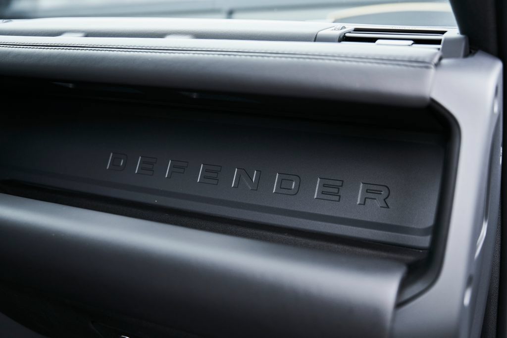 Used 2023 Land Rover Defender 110 X AWD/4WD image 46