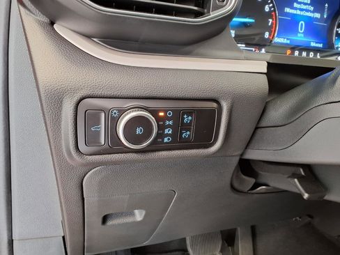Used 2023 Ford Explorer XLT w/ Equipment Group 202A RWD image 24