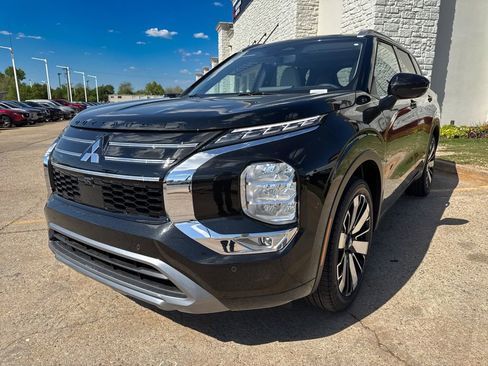 New 2026 Mitsubishi Outlander SEL FWD image 3