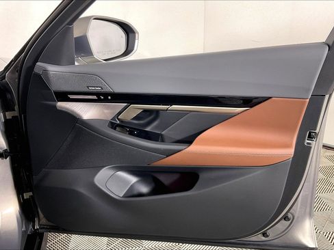 New 2026 BMW 530i xDrive AWD/4WD image 18