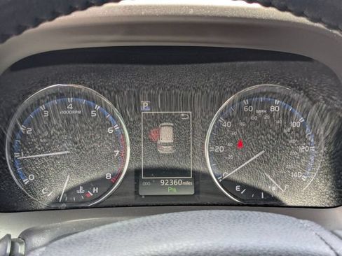 Used 2017 Toyota RAV4 Platinum FWD image 22