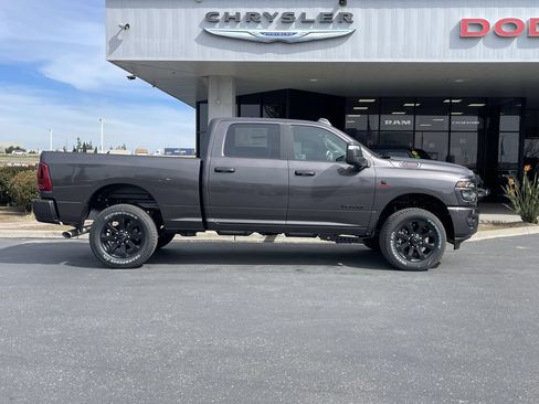 New 2026 RAM 2500 Big Horn AWD/4WD image 8