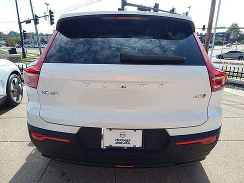 New 2026 Volvo XC40 B5 Ultra w/ Climate Package AWD/4WD image 9