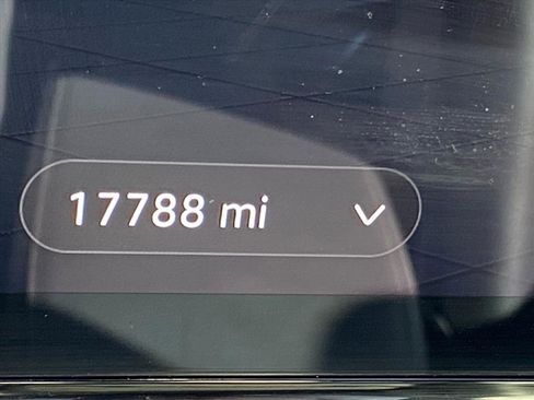 Certified 2023 Volkswagen ID.4 Pro image 13