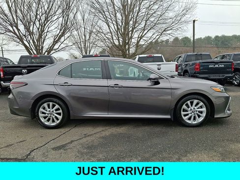 Used 2021 Toyota Camry LE w/ Convenience Package image 7