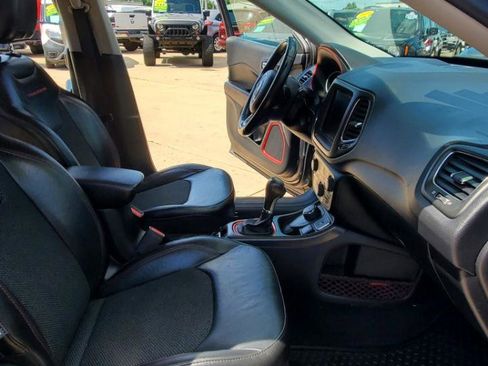 Used 2019 Jeep Compass Trailhawk AWD/4WD image 14