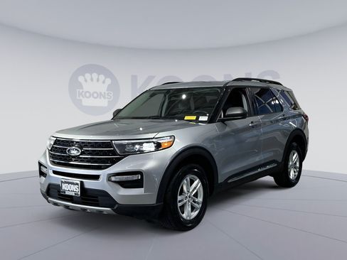 Used 2023 Ford Explorer XLT w/ Equipment Group 202A AWD/4WD image 1