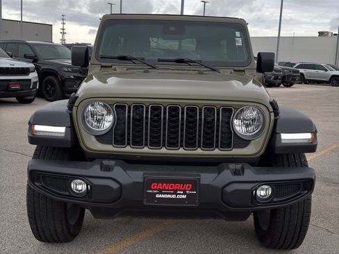 Used 2025 Jeep Wrangler Unlimited Sport S 4xe w/ Convenience Group AWD/4WD image 3
