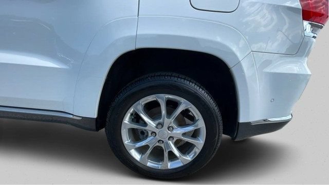 Used 2020 Jeep Grand Cherokee Summit AWD/4WD image 24
