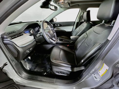 Used 2022 Jeep Compass Limited w/ Sun and Sound Group AWD/4WD image 19