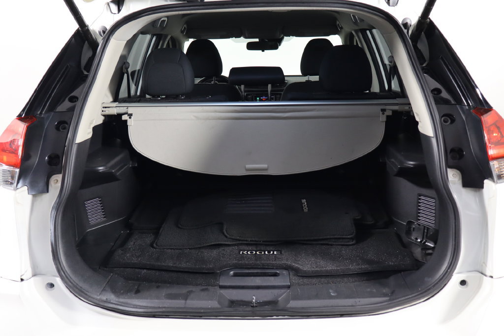 Used 2020 Nissan Rogue SV w/ Premium Package FWD image 17